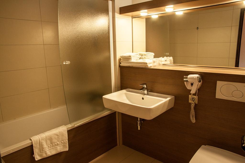 Hotel Les Amandiers Tournon-sur-Rhone Eksteriør bilde